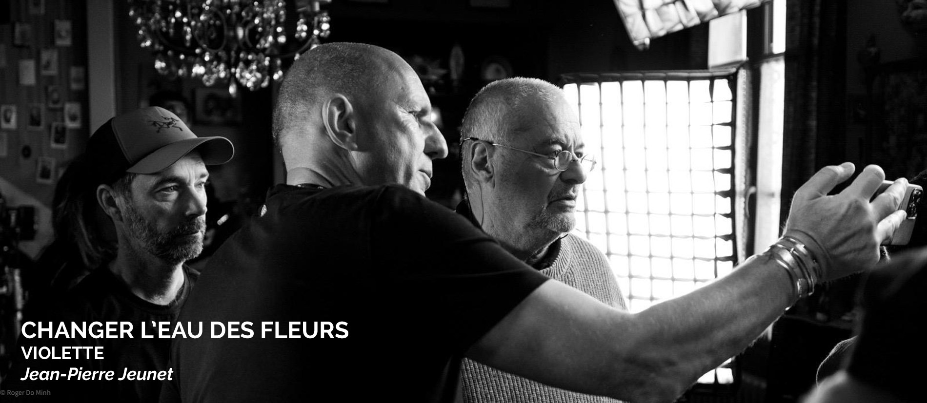 Changer l'eau des fleurs